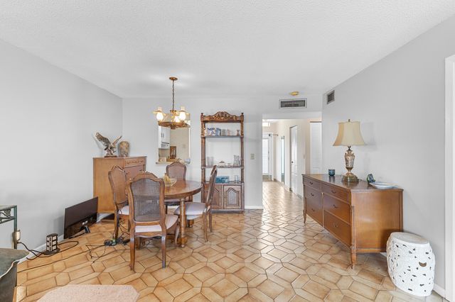 7624 NW 18TH Street 407, Margate, FL 33063