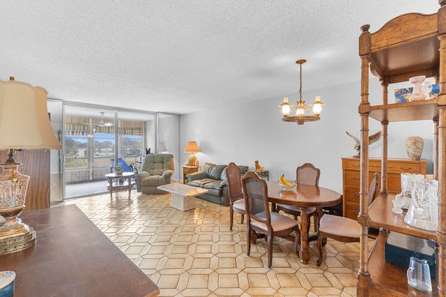 7624 NW 18TH Street 407, Margate, FL 33063