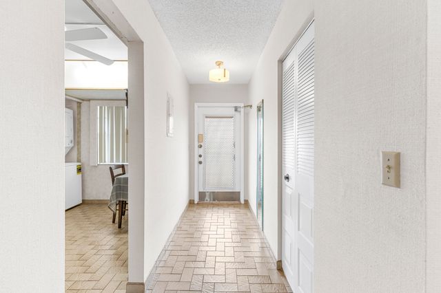 7624 NW 18TH Street 407, Margate, FL 33063