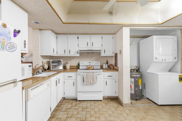 7624 NW 18TH Street 407, Margate, FL 33063