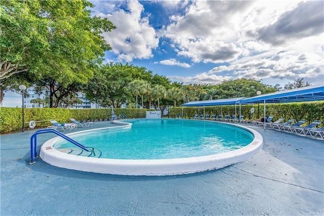 7624 NW 18TH Street 407, Margate, FL 33063