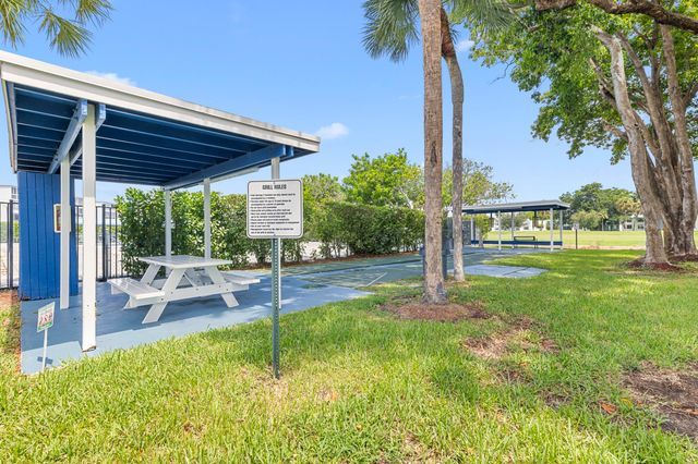 7624 NW 18TH Street 407, Margate, FL 33063