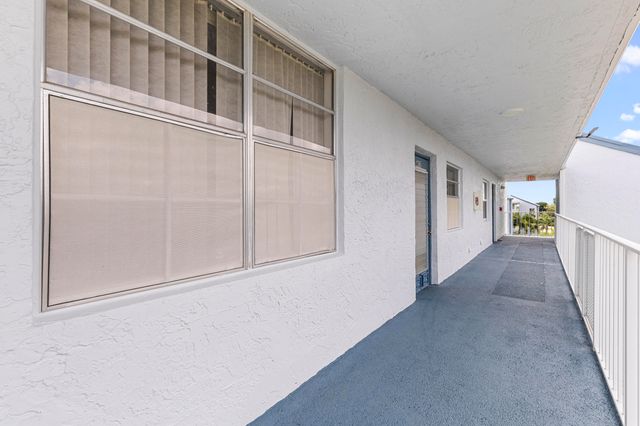 7624 NW 18TH Street 407, Margate, FL 33063