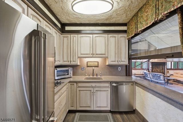 1453 Tooz Pl, South Plainfield Boro, NJ 07080