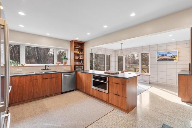 1434 E Brown Deer ROAD, Bayside, WI 53217