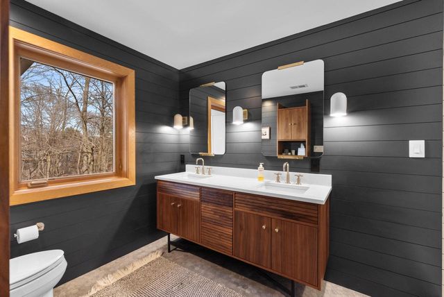 1434 E Brown Deer ROAD, Bayside, WI 53217