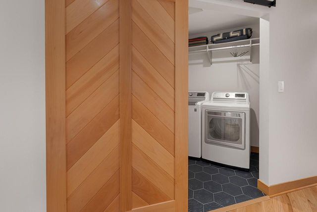 1434 E Brown Deer ROAD, Bayside, WI 53217