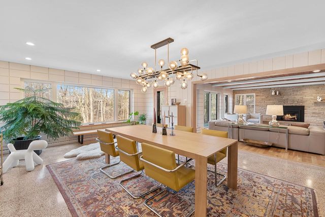 1434 E Brown Deer ROAD, Bayside, WI 53217