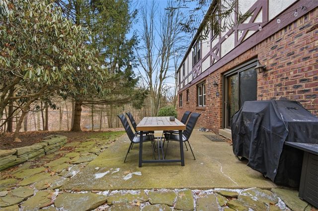 3212 Fox Run Road, Hampton, PA 15101