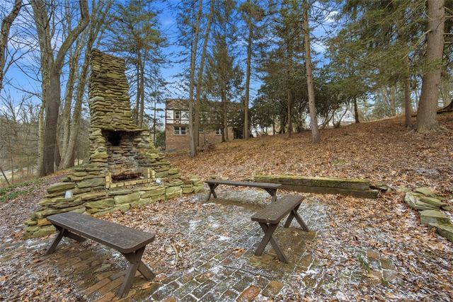 3212 Fox Run Road, Hampton, PA 15101