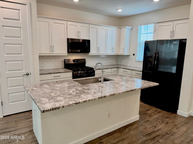 693 N BAY Drive, Gilbert, AZ 85233