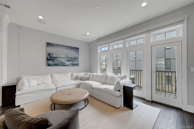 203 Palisades Boulevard, Sleepy Hollow, NY 10591