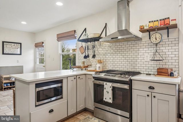 100 THIRD AVE, Haddon Heights, NJ 08035