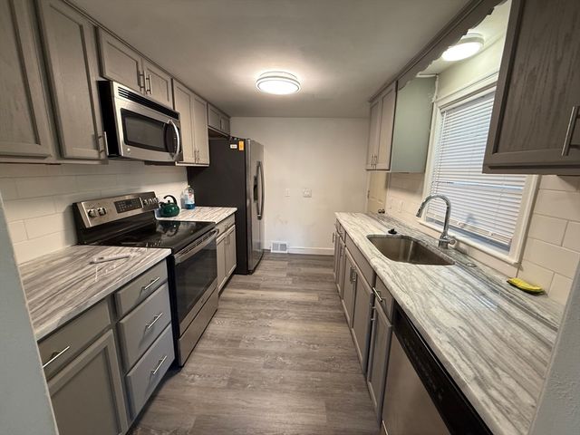 266 Lowell St, Wilmington, MA 01887