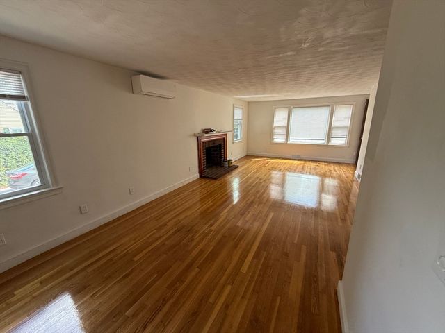 266 Lowell St, Wilmington, MA 01887