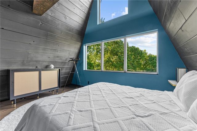 18580a W Boat Dock Road, Omaha, AR 72662