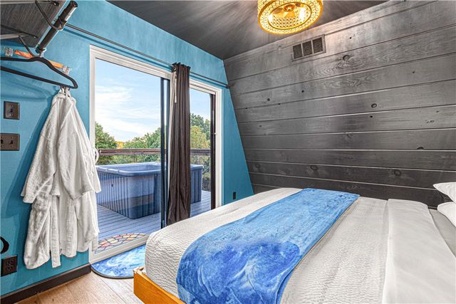 18580a W Boat Dock Road, Omaha, AR 72662