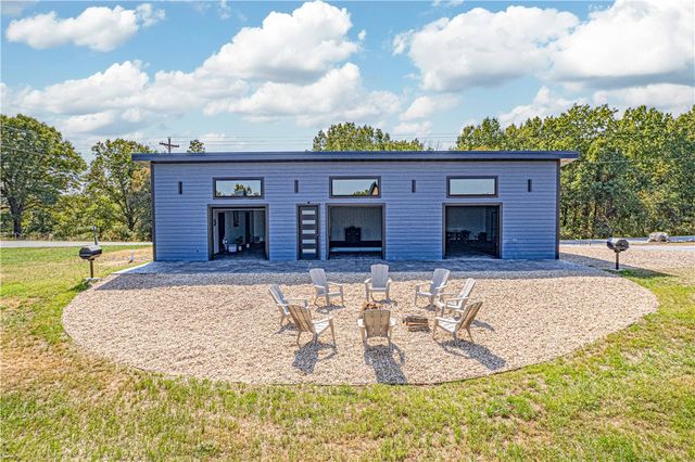 18580a W Boat Dock Road, Omaha, AR 72662