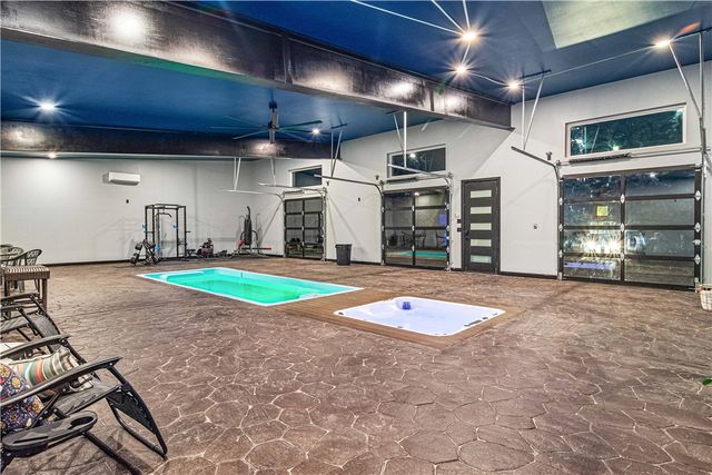 18580a W Boat Dock Road, Omaha, AR 72662