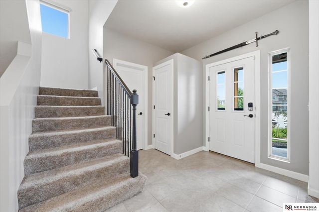 5164 N 173rd Avenue Circle, Omaha, NE 68116