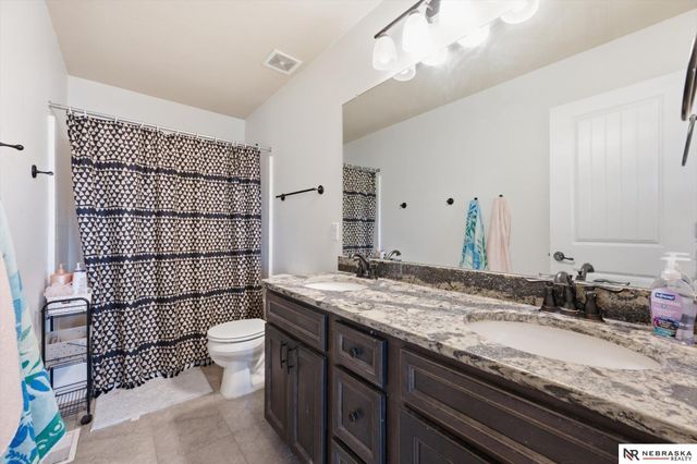 5164 N 173rd Avenue Circle, Omaha, NE 68116