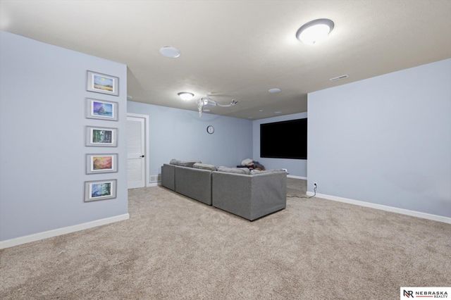 5164 N 173rd Avenue Circle, Omaha, NE 68116