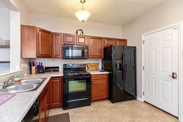 8346 Berrybush Lane, Indianapolis, IN 46234