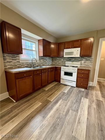 1017 Stadelman Avenue, Akron, OH 44320