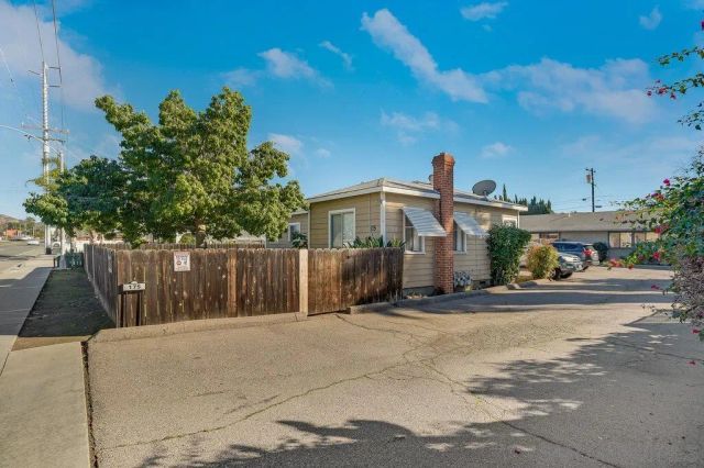 175 E Washington Ave., El Cajon, CA 92020