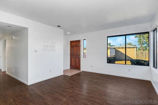 175 E Washington Ave., El Cajon, CA 92020