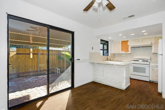 175 E Washington Ave., El Cajon, CA 92020