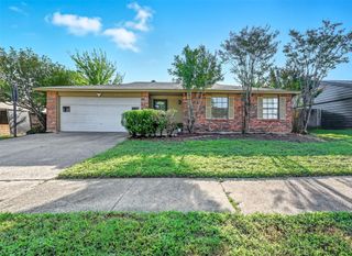 2605 Treeview Drive, Arlington, TX 76016