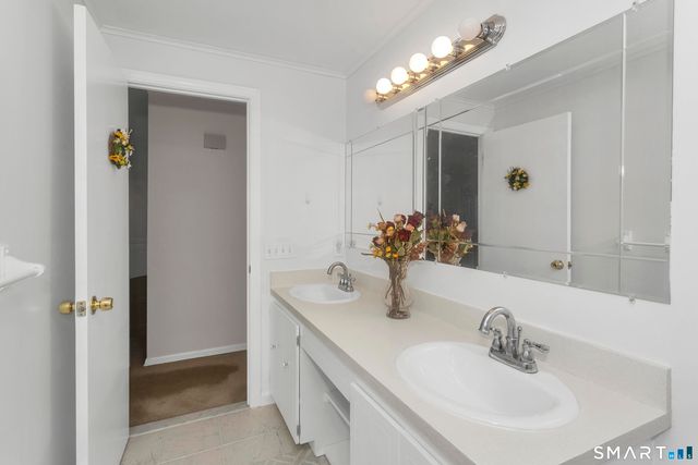 288 Carriage Way, Windsor, CT 06095