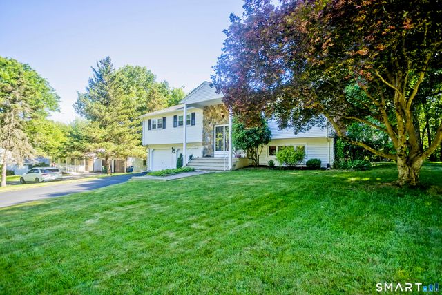 288 Carriage Way, Windsor, CT 06095