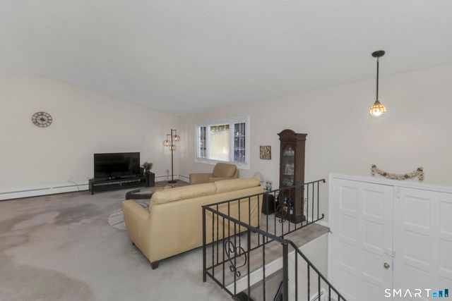 288 Carriage Way, Windsor, CT 06095