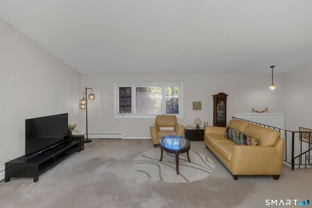 288 Carriage Way, Windsor, CT 06095