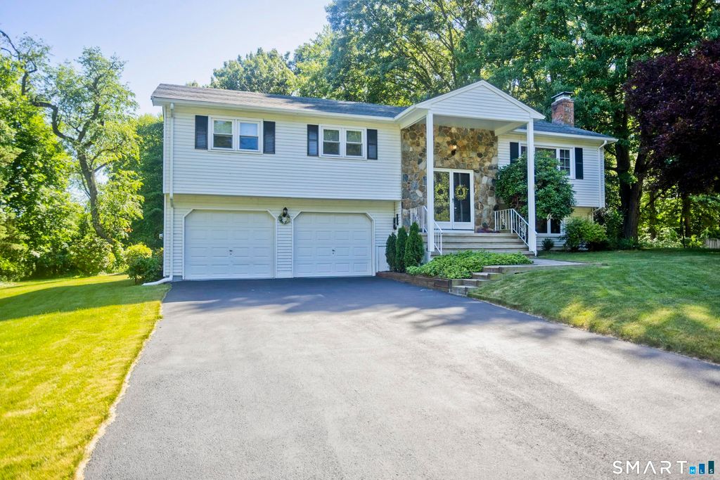 288 Carriage Way, Windsor, CT 06095