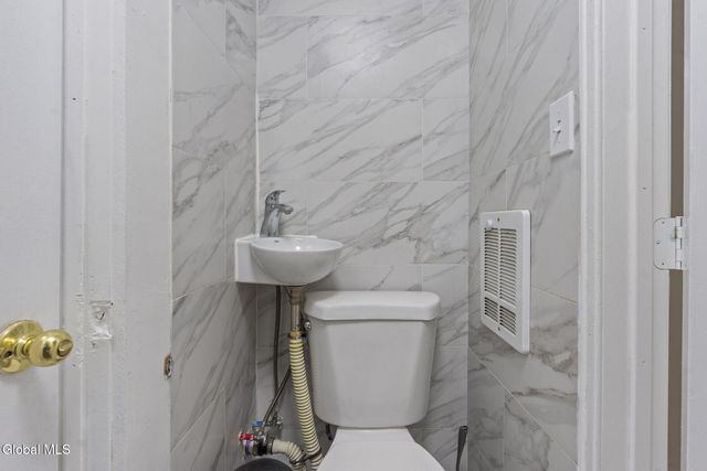 3 Manning Square, Albany, NY 12206