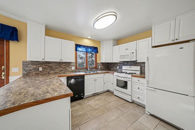 1333 W Borton Road, Essexville, MI 48732