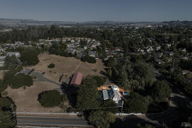 1375 Gossage Ave, Petaluma, CA 94952