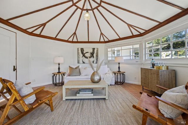 1375 Gossage Ave, Petaluma, CA 94952