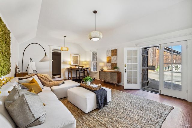 1375 Gossage Ave, Petaluma, CA 94952