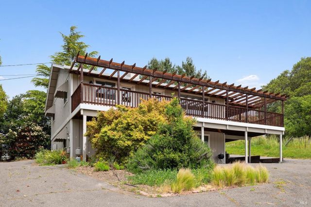 1375 Gossage Ave, Petaluma, CA 94952