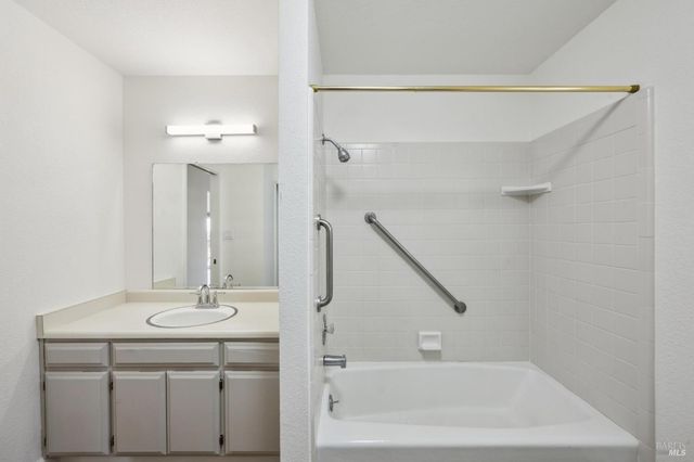 1375 Gossage Ave, Petaluma, CA 94952