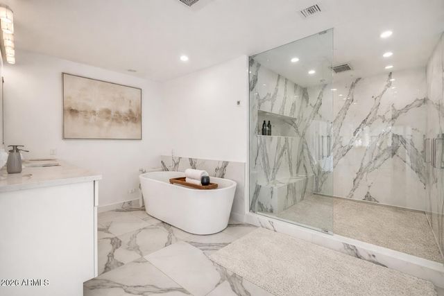 2809 E FRYE Road, Phoenix, AZ 85048