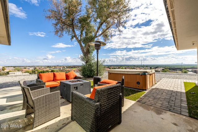 2809 E FRYE Road, Phoenix, AZ 85048