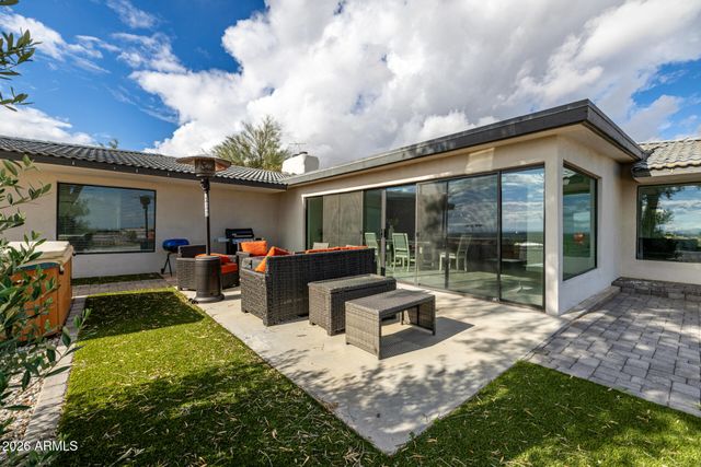 2809 E FRYE Road, Phoenix, AZ 85048