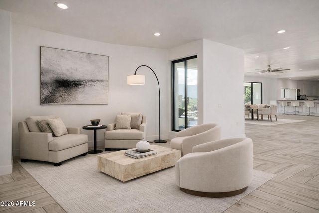 2809 E FRYE Road, Phoenix, AZ 85048