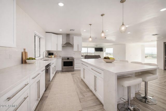 2809 E FRYE Road, Phoenix, AZ 85048