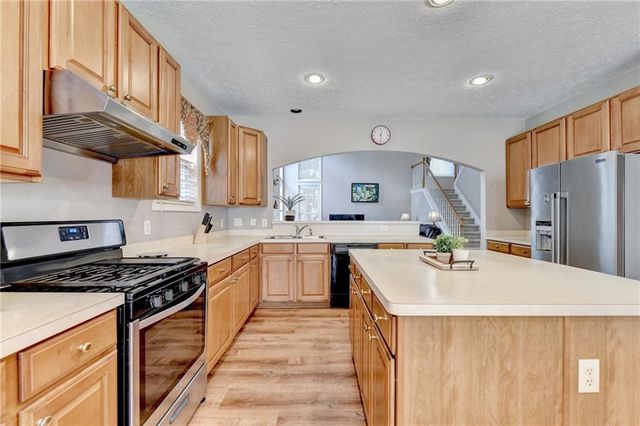 425 Martin Creek Way, Lawrenceville, GA 30045